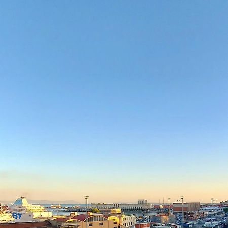 Il Faro Apartment Наполи Екстериор снимка