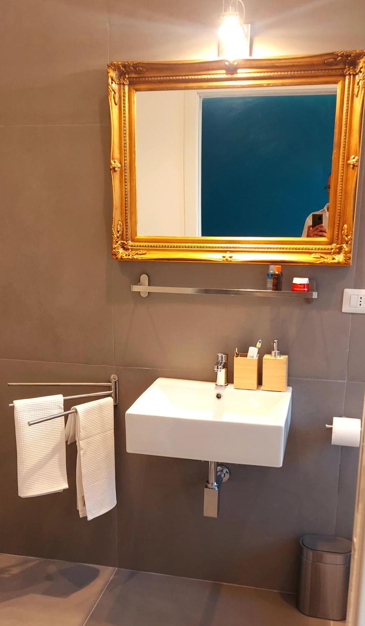 Il Faro Apartment Наполи Екстериор снимка