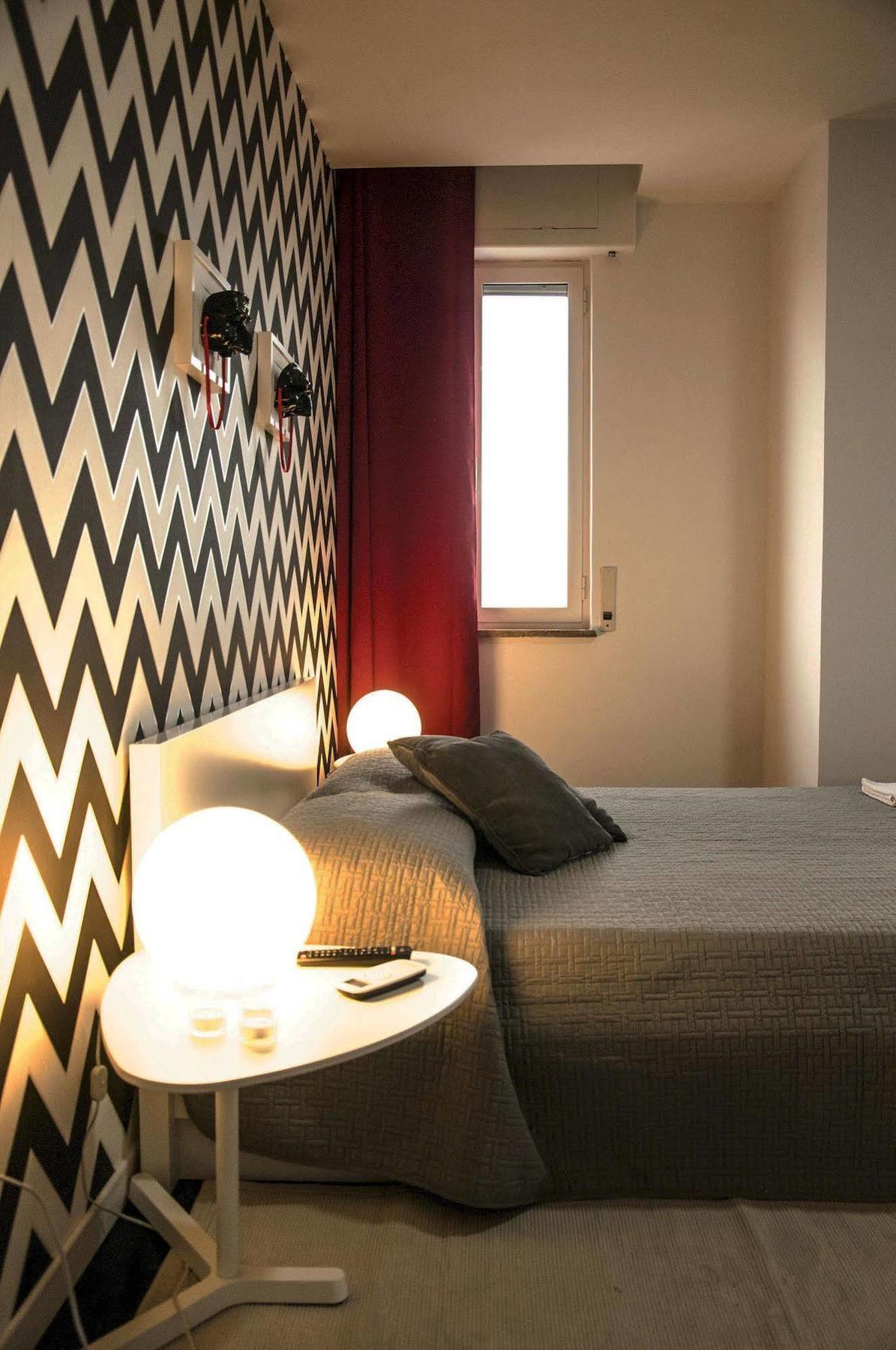 Il Faro Apartment Наполи Екстериор снимка