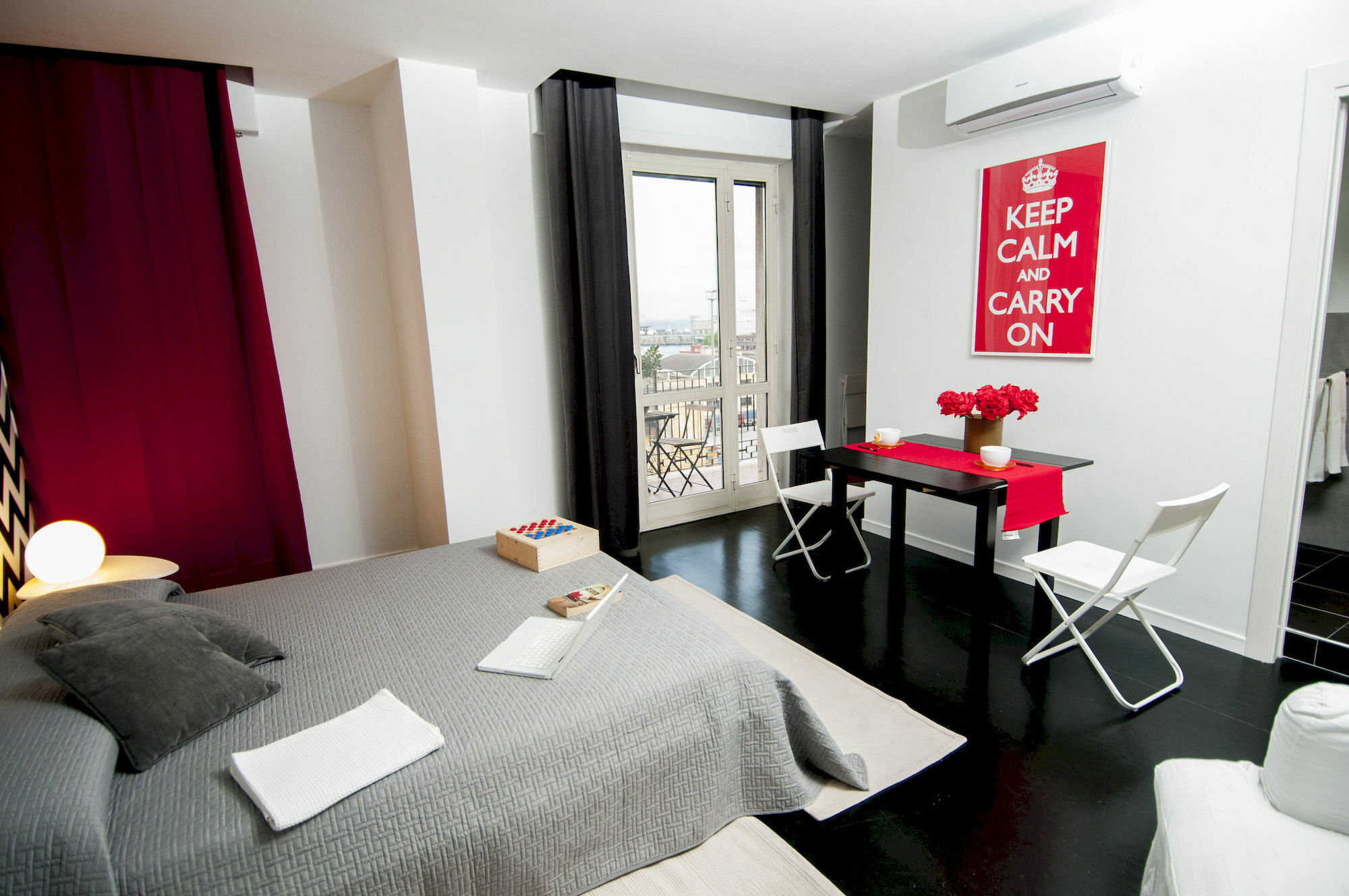 Il Faro Apartment Наполи Екстериор снимка