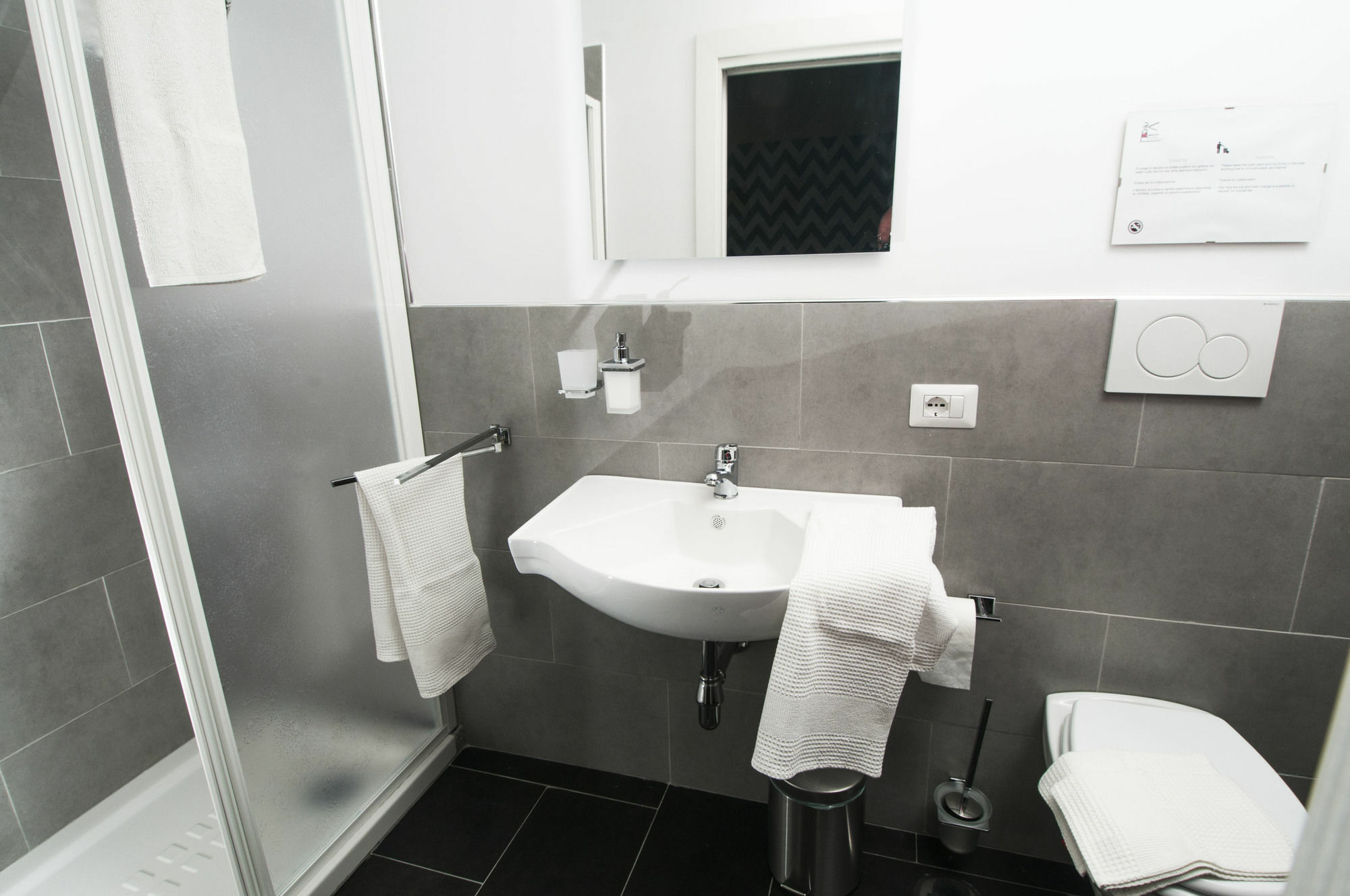 Il Faro Apartment Наполи Екстериор снимка