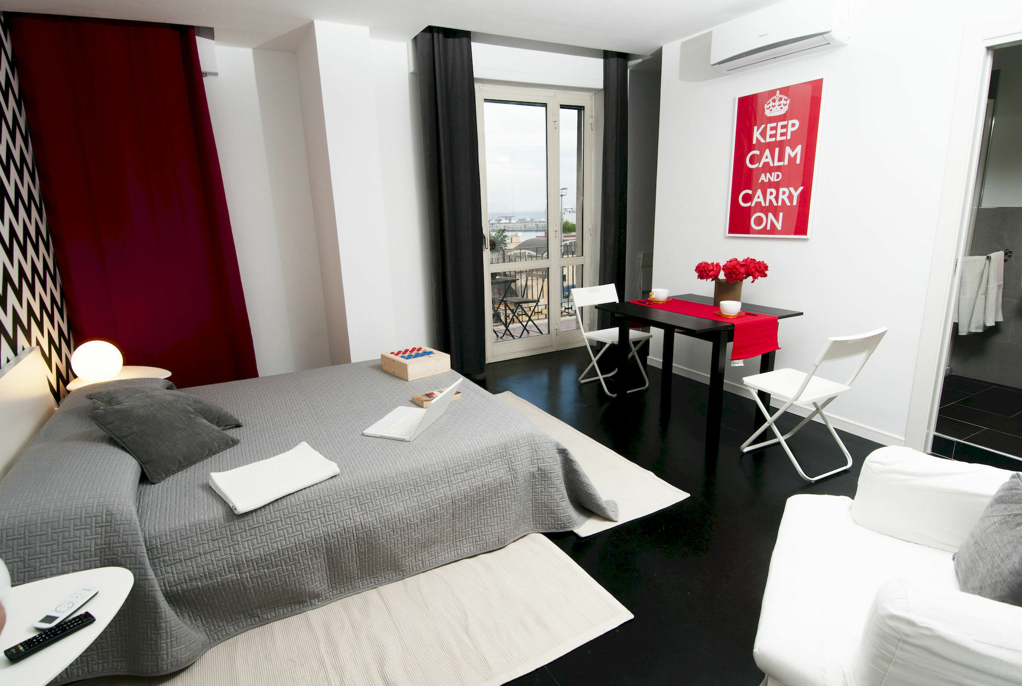 Il Faro Apartment Наполи Екстериор снимка